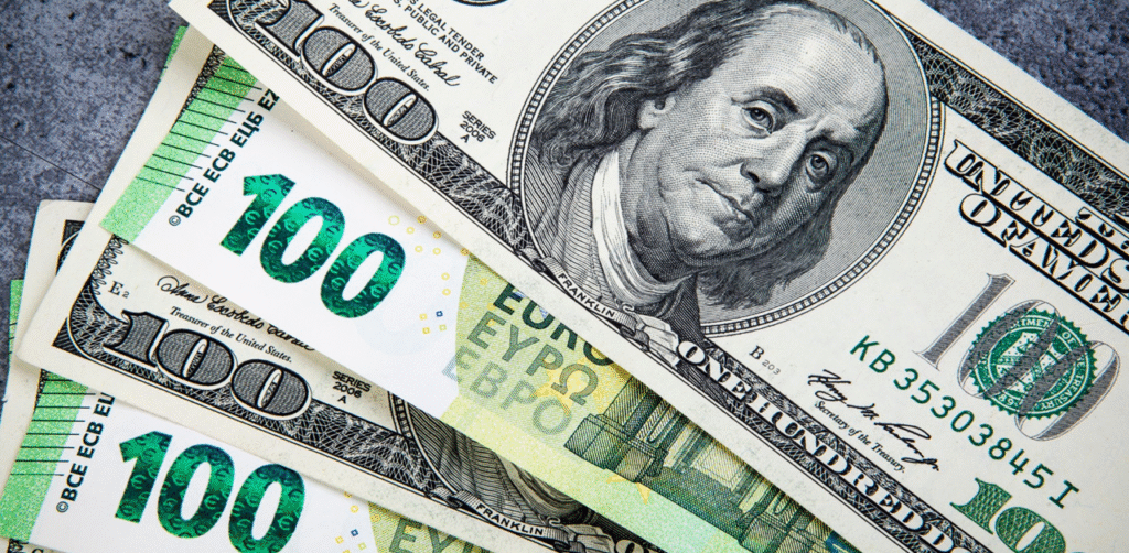 EUR/USD Holds Multi-Week Highs as Dovish Fed Pressures USD